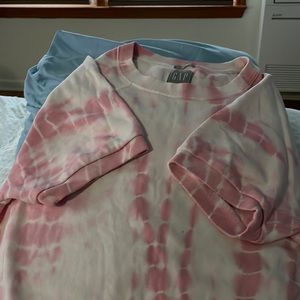 Tie died pink short sleeved sweatshirt